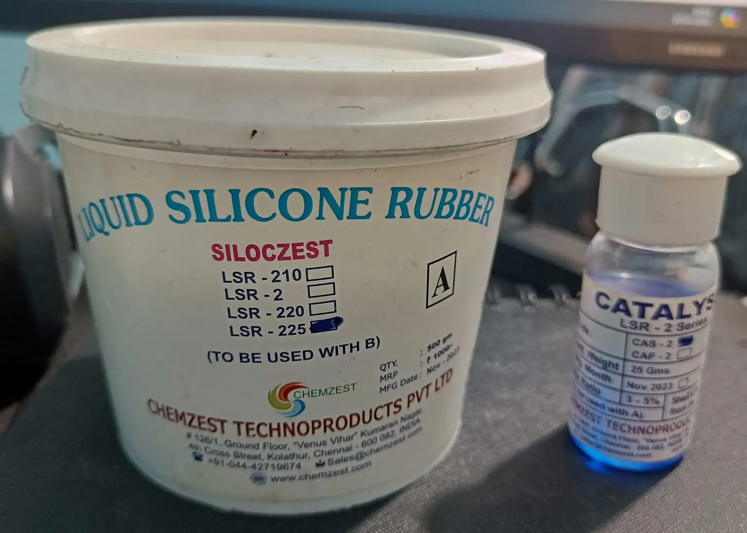 Liquid silicon rubber with catalyst